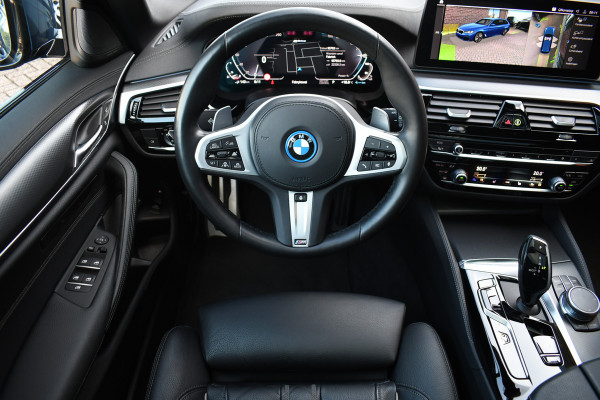 BMW 5 Serie Touring 530e xDrive M-Sport Pano ACC Comf-seat Trekh 360 H/K 20inch