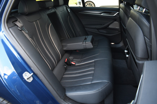 BMW 5 Serie Touring 530e xDrive M-Sport Pano ACC Comf-seat Trekh 360 H/K 20inch