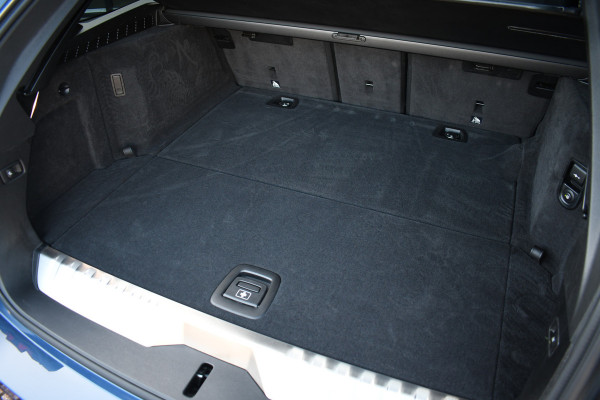 BMW 5 Serie Touring 530e xDrive M-Sport Pano ACC Comf-seat Trekh 360 H/K 20inch