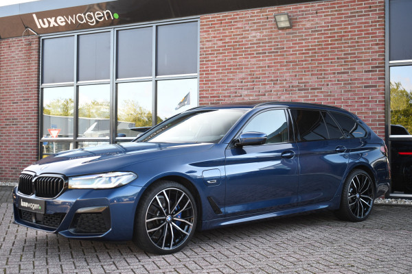 BMW 5 Serie Touring 530e xDrive M-Sport Pano ACC Comf-seat Trekh 360 H/K 20inch