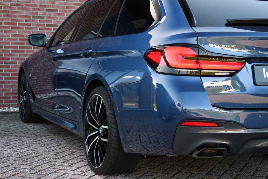 BMW 5 Serie Touring 530e xDrive M-Sport Pano ACC Comf-seat Trekh 360 H/K 20inch