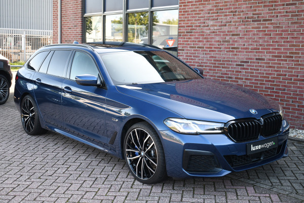 BMW 5 Serie Touring 530e xDrive M-Sport Pano ACC Comf-seat Trekh 360 H/K 20inch