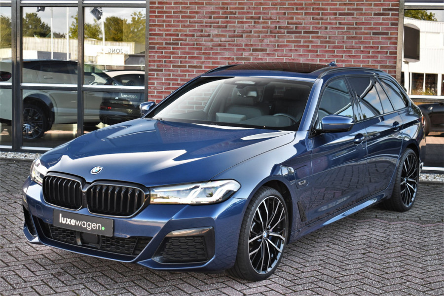 BMW 5 Serie Touring 530e xDrive M-Sport Pano ACC Comf-seat Trekh 360 H/K 20inch