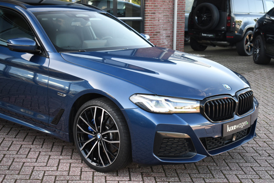 BMW 5 Serie Touring 530e xDrive M-Sport Pano ACC Comf-seat Trekh 360 H/K 20inch