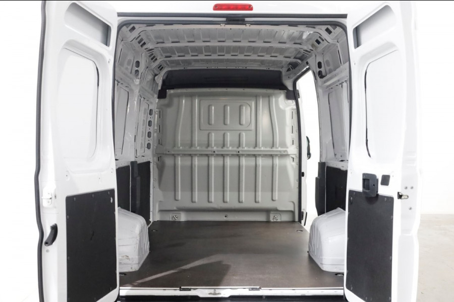 Fiat Ducato 30 2.2 MultiJet 120pk L2H2 Airco/PDC 02-2023