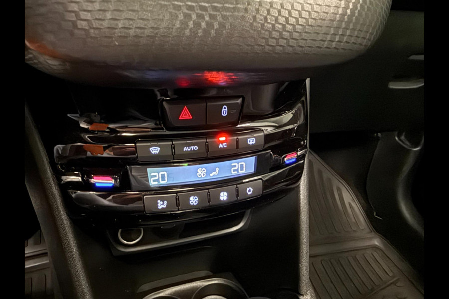 Peugeot 208 1.2 PureTech GT-Line PANO/NAVI/DAB/CAM/CARPLAY/ECC/PDC/CRUISE///