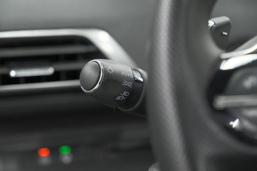 Peugeot 5008 PureTech 130 EAT8 GT Black Pack | Trekhaak | Panoramadak | 360 Camera | FOCAL® | Adaptieve Cruise Control