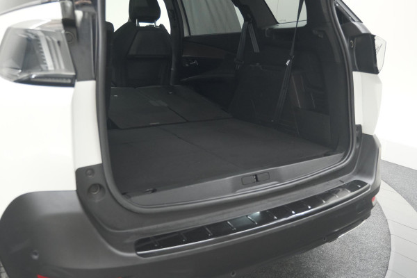 Peugeot 5008 PureTech 130 EAT8 GT Black Pack | Trekhaak | Panoramadak | 360 Camera | FOCAL® | Adaptieve Cruise Control