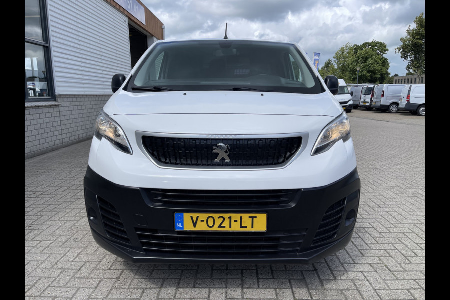 Peugeot Expert 226C 1.6 BlueHDI 95 Pro automaat / vaste prijs rijklaar € 10.950 ex btw / lease vanaf € 242 / airco / cruise / trekhaak / parkeersensoren achter / euro 6