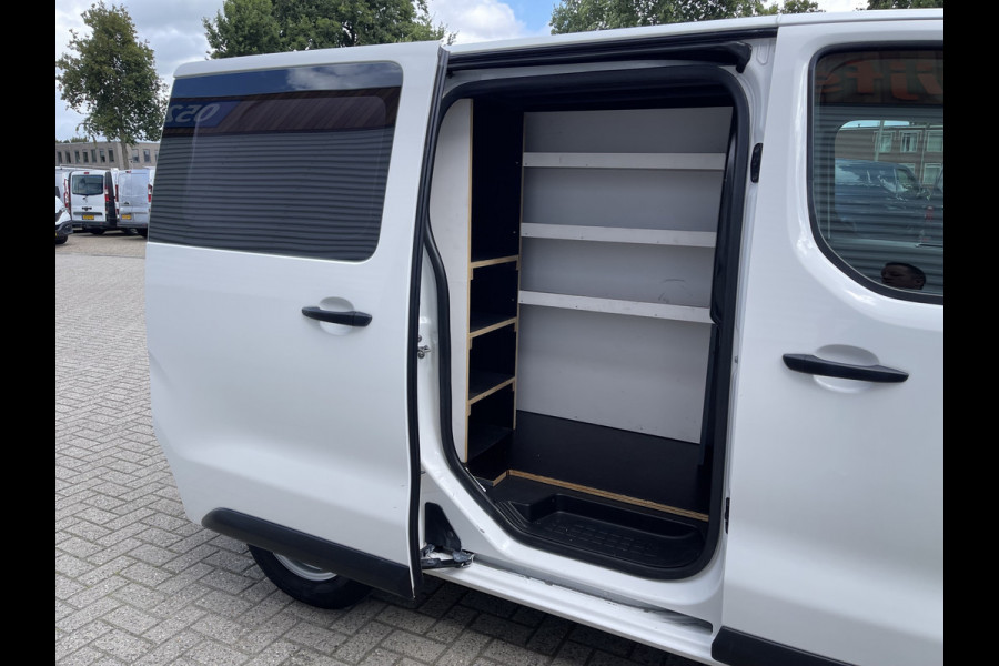 Peugeot Expert 226C 1.6 BlueHDI 95 Pro automaat / vaste prijs rijklaar € 10.950 ex btw / lease vanaf € 242 / airco / cruise / trekhaak / parkeersensoren achter / euro 6