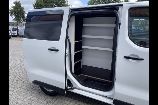 Peugeot Expert 226C 1.6 BlueHDI 95 Pro automaat / vaste prijs rijklaar € 10.950 ex btw / lease vanaf € 242 / airco / cruise / trekhaak / parkeersensoren achter / euro 6