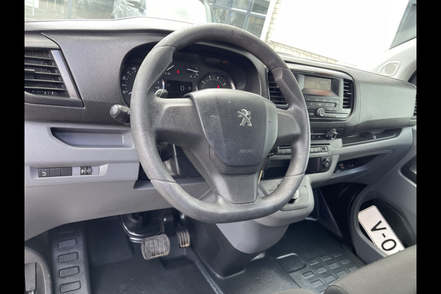 Peugeot Expert 226C 1.6 BlueHDI 95 Pro automaat / vaste prijs rijklaar € 10.950 ex btw / lease vanaf € 242 / airco / cruise / trekhaak / parkeersensoren achter / euro 6