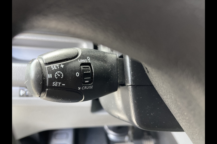 Peugeot Expert 226C 1.6 BlueHDI 95 Pro automaat / vaste prijs rijklaar € 10.950 ex btw / lease vanaf € 242 / airco / cruise / trekhaak / parkeersensoren achter / euro 6