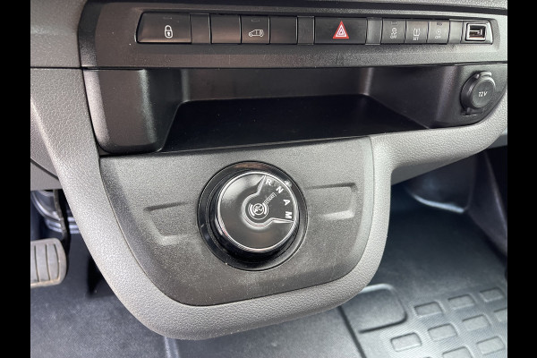 Peugeot Expert 226C 1.6 BlueHDI 95 Pro automaat / vaste prijs rijklaar € 10.950 ex btw / lease vanaf € 242 / airco / cruise / trekhaak / parkeersensoren achter / euro 6