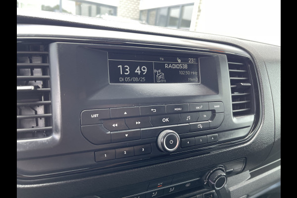 Peugeot Expert 226C 1.6 BlueHDI 95 Pro automaat / vaste prijs rijklaar € 10.950 ex btw / lease vanaf € 242 / airco / cruise / trekhaak / parkeersensoren achter / euro 6