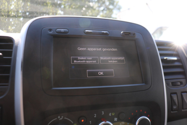 Renault Trafic 2.0 dCi 120pk L1 H1 Airco Navigatie 2x Schuifdeur