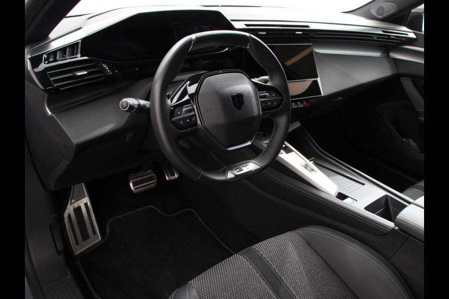Peugeot 308 1.2 PureTech GT Climate control Adaptive cruise control Parkeersensoren Achteruitrijcamera Navigatie Voorstoelen verwarmd LED Apple Carplay/ Android Auto