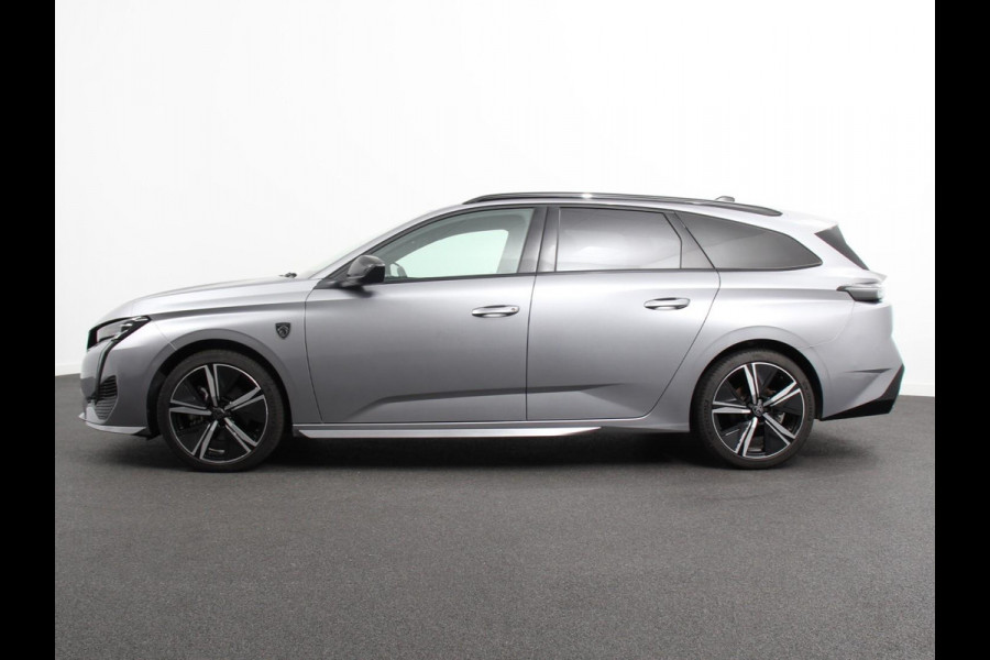 Peugeot 308 1.2 PureTech GT Climate control Adaptive cruise control Parkeersensoren Achteruitrijcamera Navigatie Voorstoelen verwarmd LED Apple Carplay/ Android Auto