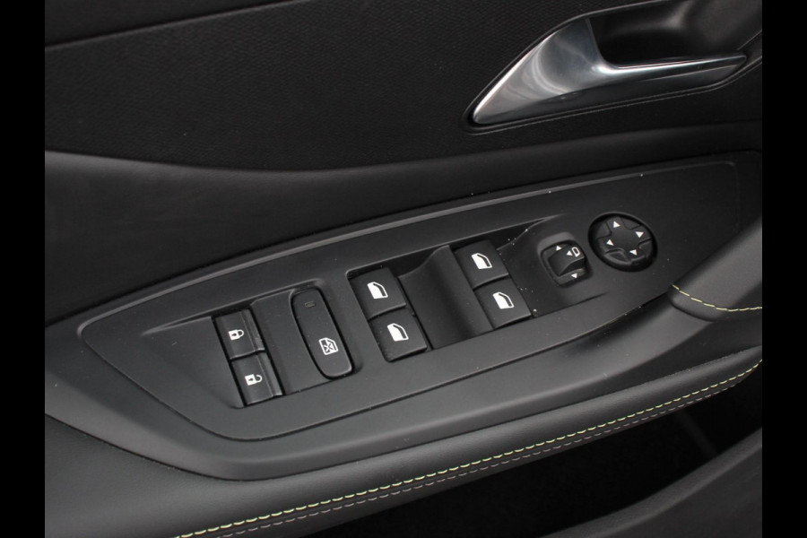 Peugeot 308 1.2 PureTech GT Climate control Adaptive cruise control Parkeersensoren Achteruitrijcamera Navigatie Voorstoelen verwarmd LED Apple Carplay/ Android Auto