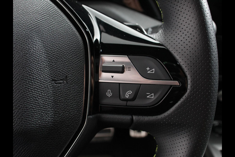 Peugeot 308 1.2 PureTech GT Climate control Adaptive cruise control Parkeersensoren Achteruitrijcamera Navigatie Voorstoelen verwarmd LED Apple Carplay/ Android Auto
