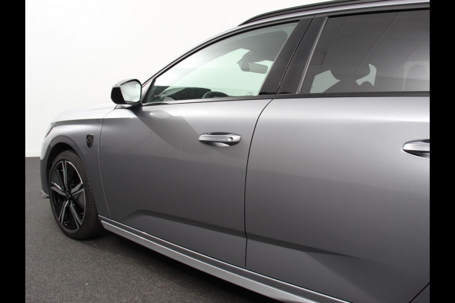 Peugeot 308 1.2 PureTech GT Climate control Adaptive cruise control Parkeersensoren Achteruitrijcamera Navigatie Voorstoelen verwarmd LED Apple Carplay/ Android Auto