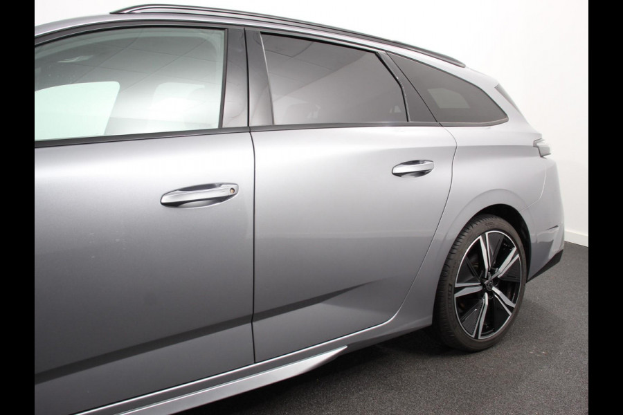 Peugeot 308 1.2 PureTech GT Climate control Adaptive cruise control Parkeersensoren Achteruitrijcamera Navigatie Voorstoelen verwarmd LED Apple Carplay/ Android Auto