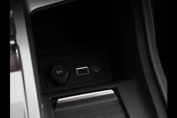 Peugeot 308 1.2 PureTech GT Climate control Adaptive cruise control Parkeersensoren Achteruitrijcamera Navigatie Voorstoelen verwarmd LED Apple Carplay/ Android Auto