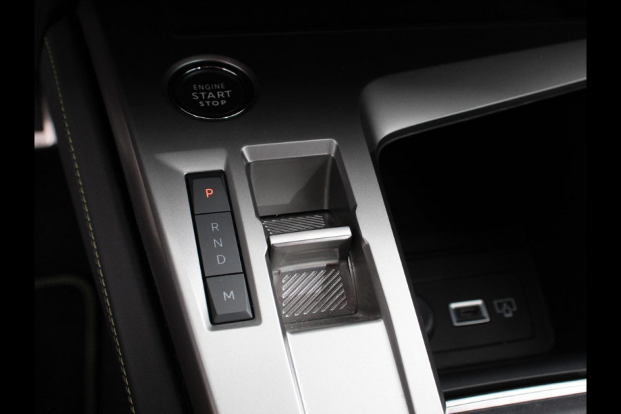 Peugeot 308 1.2 PureTech GT Climate control Adaptive cruise control Parkeersensoren Achteruitrijcamera Navigatie Voorstoelen verwarmd LED Apple Carplay/ Android Auto