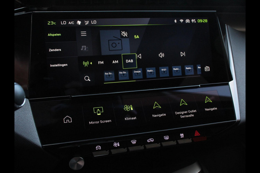 Peugeot 308 1.2 PureTech GT Climate control Adaptive cruise control Parkeersensoren Achteruitrijcamera Navigatie Voorstoelen verwarmd LED Apple Carplay/ Android Auto