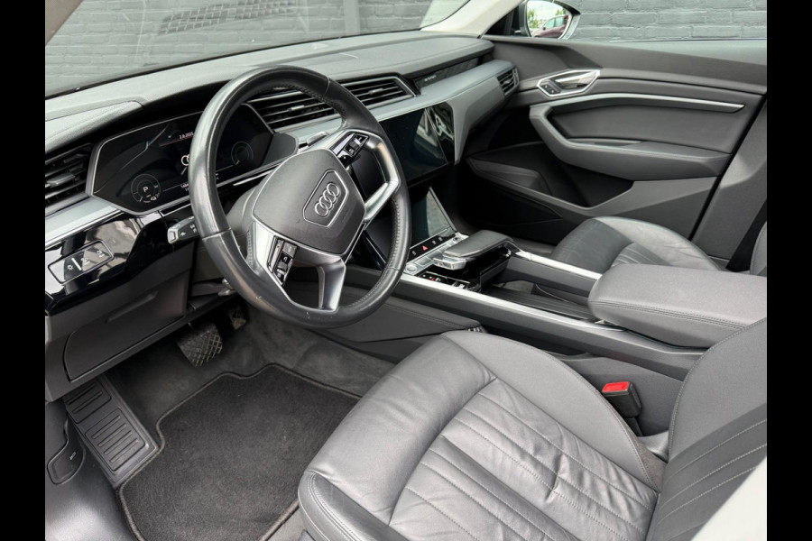Audi e-tron E-tron 50 quattro Launch edition plus 71 kWh NAVI | PDC | CARPLAY | LEDER | STOELVERWARMING