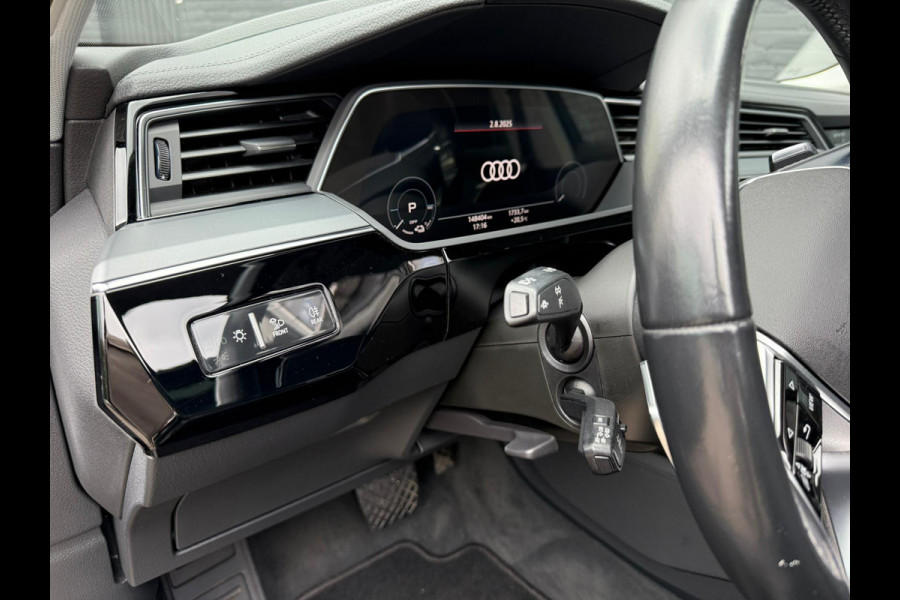 Audi e-tron E-tron 50 quattro Launch edition plus 71 kWh NAVI | PDC | CARPLAY | LEDER | STOELVERWARMING