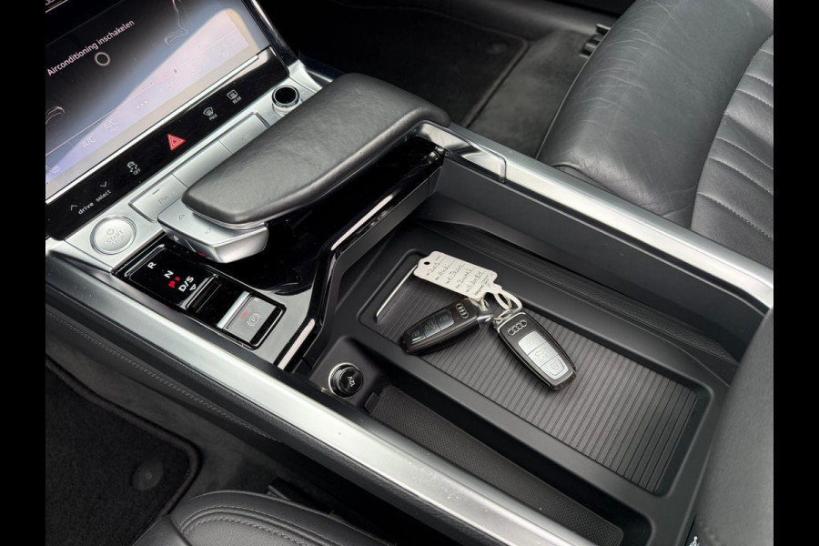 Audi e-tron E-tron 50 quattro Launch edition plus 71 kWh NAVI | PDC | CARPLAY | LEDER | STOELVERWARMING