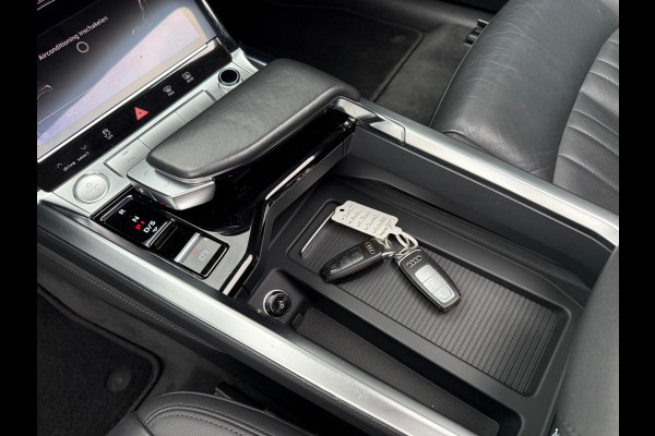Audi e-tron E-tron 50 quattro Launch edition plus 71 kWh NAVI | PDC | CARPLAY | LEDER | STOELVERWARMING