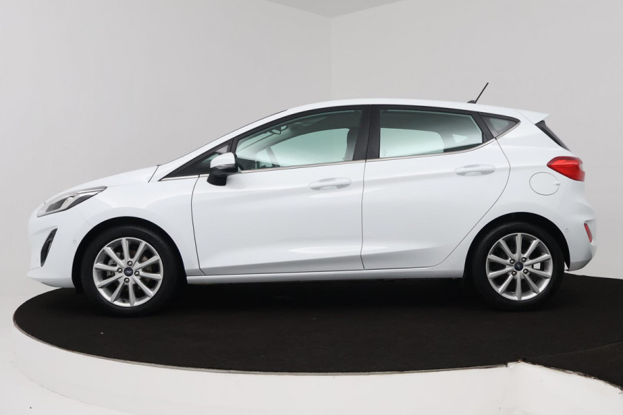 Ford Fiesta 1.0 EcoBoost Titanium (PARKEERSENSOREN, ACHTERUITRIJCAMERA, CRUISE CONTROL, LANE-ASSIST, NL-AUTO)
