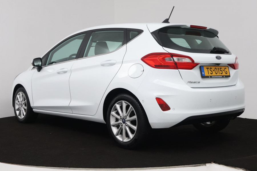 Ford Fiesta 1.0 EcoBoost Titanium (PARKEERSENSOREN, ACHTERUITRIJCAMERA, CRUISE CONTROL, LANE-ASSIST, NL-AUTO)