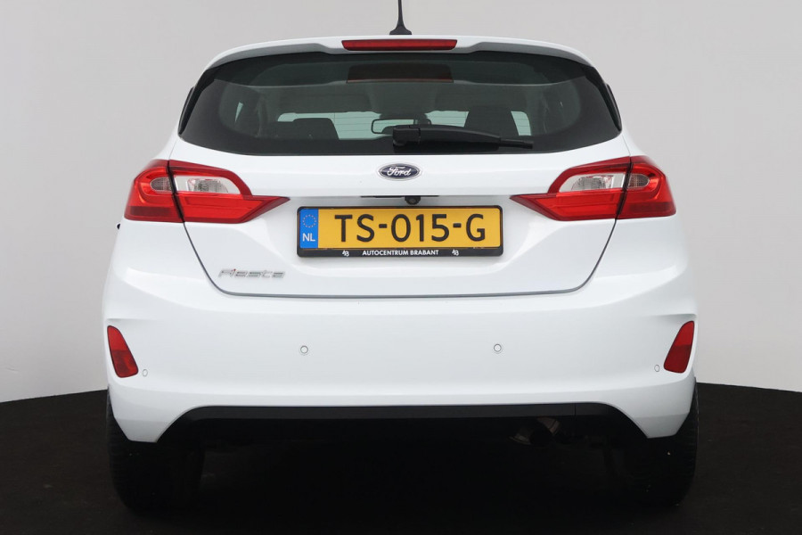 Ford Fiesta 1.0 EcoBoost Titanium (PARKEERSENSOREN, ACHTERUITRIJCAMERA, CRUISE CONTROL, LANE-ASSIST, NL-AUTO)