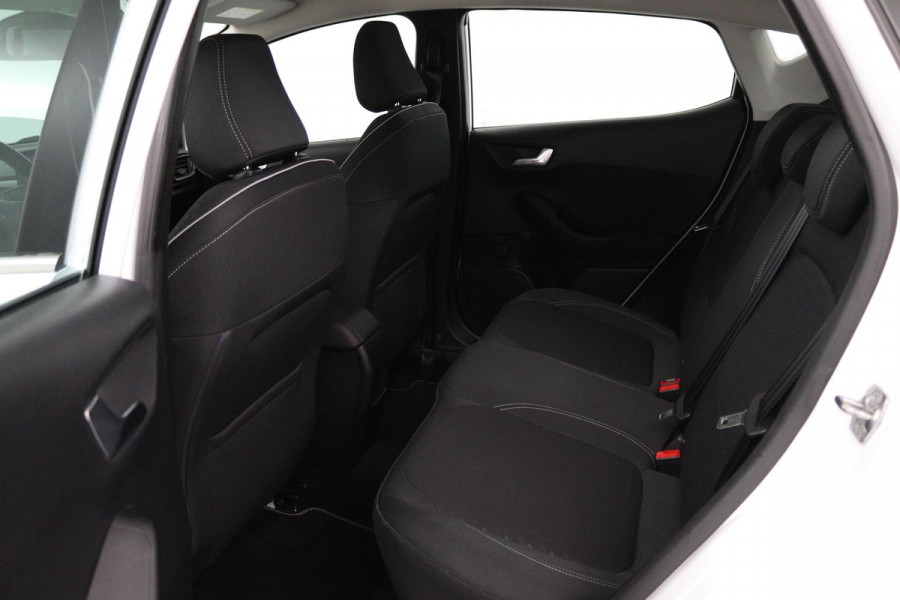 Ford Fiesta 1.0 EcoBoost Titanium (PARKEERSENSOREN, ACHTERUITRIJCAMERA, CRUISE CONTROL, LANE-ASSIST, NL-AUTO)
