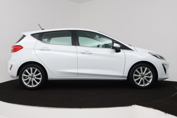 Ford Fiesta 1.0 EcoBoost Titanium (PARKEERSENSOREN, ACHTERUITRIJCAMERA, CRUISE CONTROL, LANE-ASSIST, NL-AUTO)