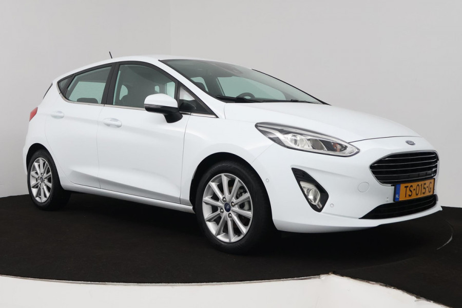 Ford Fiesta 1.0 EcoBoost Titanium (PARKEERSENSOREN, ACHTERUITRIJCAMERA, CRUISE CONTROL, LANE-ASSIST, NL-AUTO)