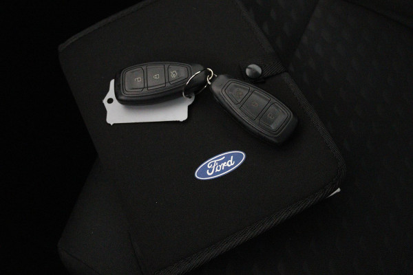Ford Fiesta 1.0 EcoBoost Titanium (PARKEERSENSOREN, ACHTERUITRIJCAMERA, CRUISE CONTROL, LANE-ASSIST, NL-AUTO)