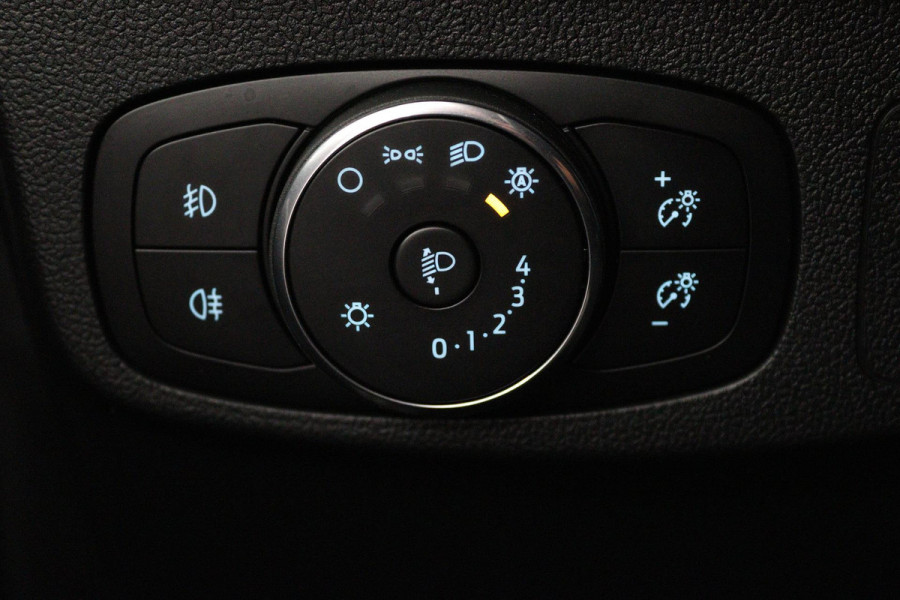 Ford Focus 1.0 EcoBoost Titanium X Business (PARKEERSENSOREN, ACHTERUITRIJCAMERA, CRUISE CONTROL, NAVIGATIE, LANE-ASSIST)