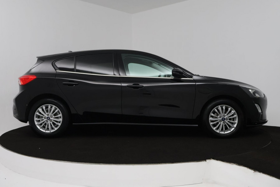 Ford Focus 1.0 EcoBoost Titanium X Business (PARKEERSENSOREN, ACHTERUITRIJCAMERA, CRUISE CONTROL, NAVIGATIE, LANE-ASSIST)