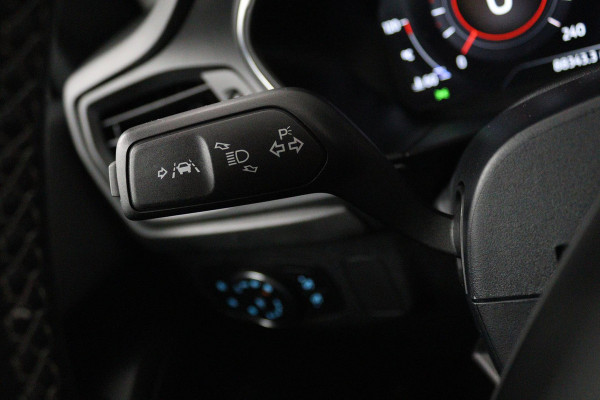 Ford Focus 1.0 EcoBoost Titanium X Business (PARKEERSENSOREN, ACHTERUITRIJCAMERA, CRUISE CONTROL, NAVIGATIE, LANE-ASSIST)