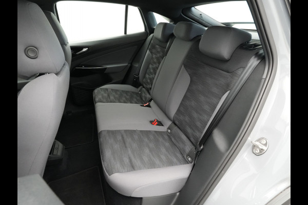 Volkswagen ID.5 Pro Business 77 kWh Navigatie Camera Acc Clima 128