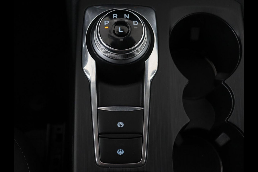 Ford Kuga 2.5 PHEV Titanium | Trekhaak | Camera | Carplay | Navigatie | Climate control | Cruise control | Bluetooth | Keyless | Digital Cockpit