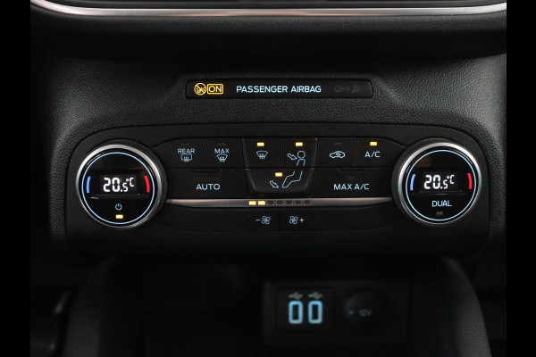 Ford Kuga 2.5 PHEV Titanium | Trekhaak | Camera | Carplay | Navigatie | Climate control | Cruise control | Bluetooth | Keyless | Digital Cockpit