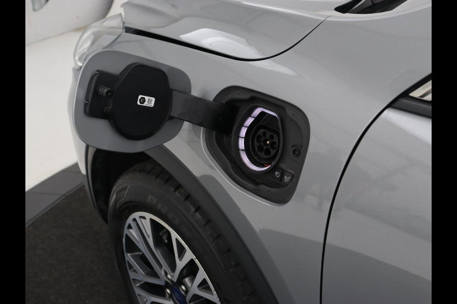 Ford Kuga 2.5 PHEV Titanium | Trekhaak | Camera | Carplay | Navigatie | Climate control | Cruise control | Bluetooth | Keyless | Digital Cockpit