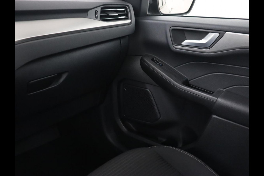 Ford Kuga 2.5 PHEV Titanium | Trekhaak | Camera | Carplay | Navigatie | Climate control | Cruise control | Bluetooth | Keyless | Digital Cockpit