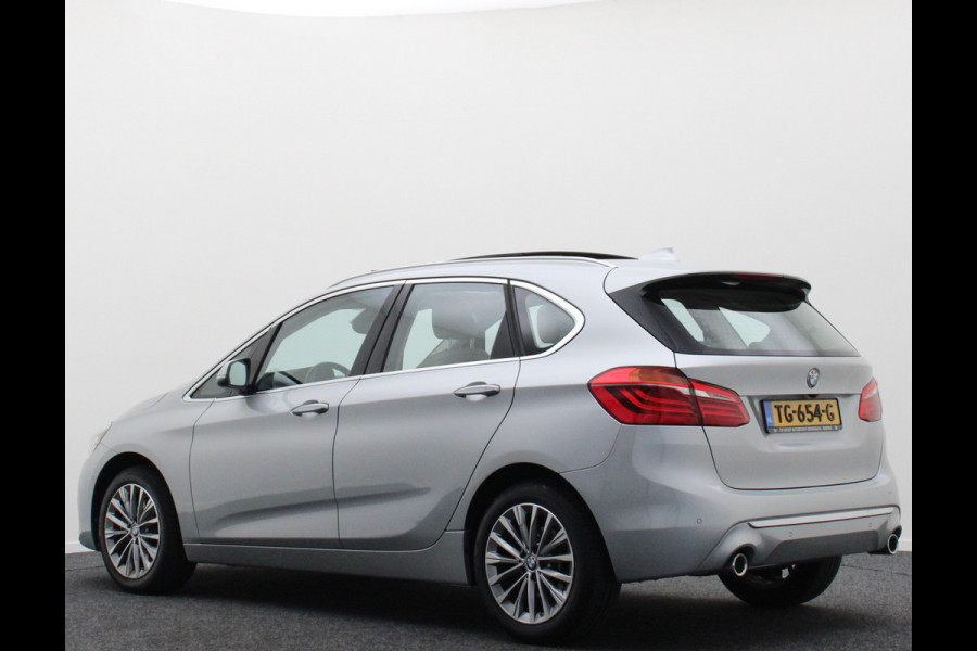 BMW 2 Serie Active Tourer 220i High Executive Automaat Panoramadak, Leer, Head-Up, Camera, Navigatie, LED