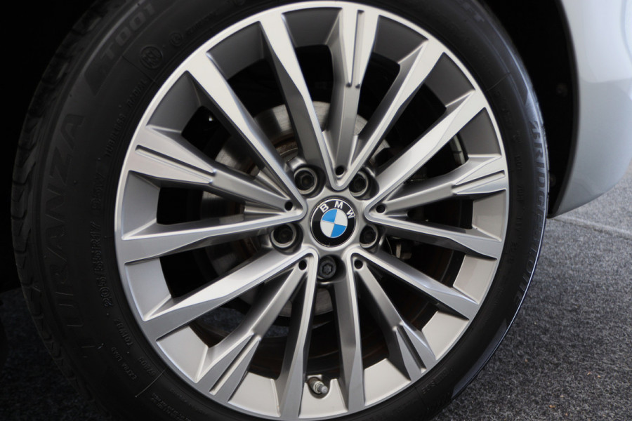 BMW 2 Serie Active Tourer 220i High Executive Automaat Panoramadak, Leer, Head-Up, Camera, Navigatie, LED